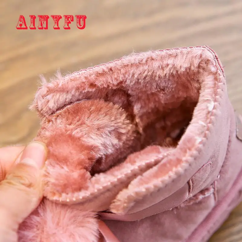 Ainyfu/зимние детские ботинки с меховыми помпонами Лидер продаж, Нескользящие Детские ботинки на меху для девочек Теплые Детские ботильоны из кожи, B412