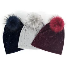 Женские зимние Бархатные шапочки с помпон из искуственного меха, женские эластичные мешковатые теплые шапки с ушками, мешковатая шапка со стразами