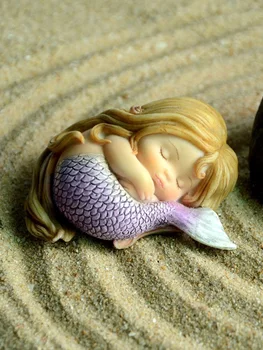 

New Creative Cute Mermaid Decoration Room Car Decoration Fashion Doll Hand Office Master Gift Friends Girls Couple Resin