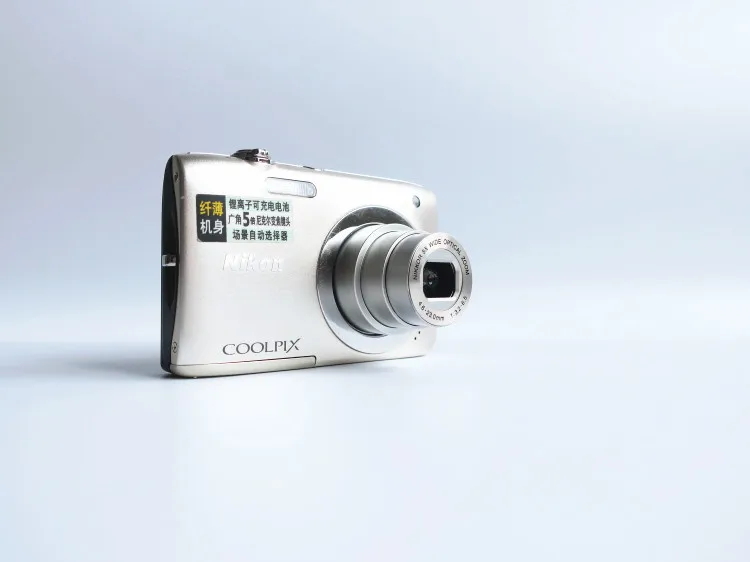 Используется специальная цена NIKON COOLIPIX S2600 цифровая камера CCD 5X простота использования