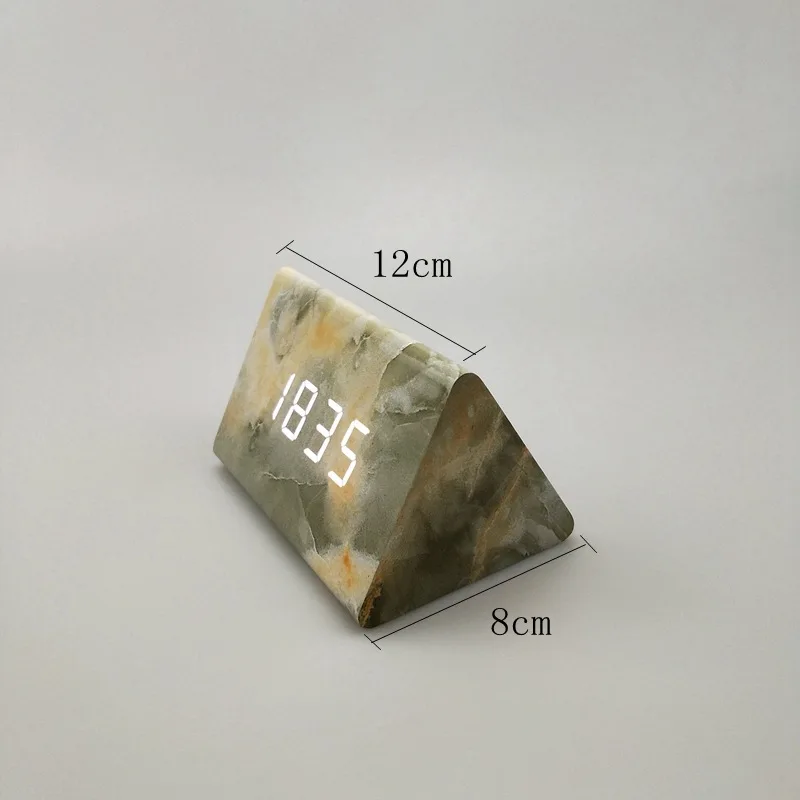 9008495774_1846084930