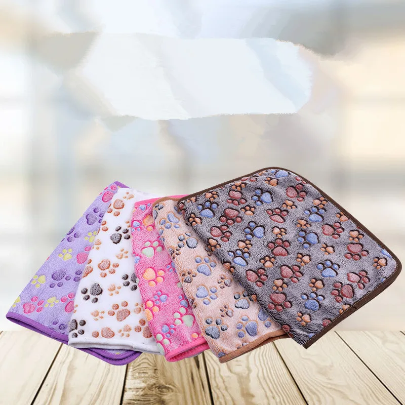 

Newest Dog Warm Blanket Hot Winter Use Fleece Soft Touch 3 Color Large Size Cat Sleeping Blanket Quilt Dog Product Decoration
