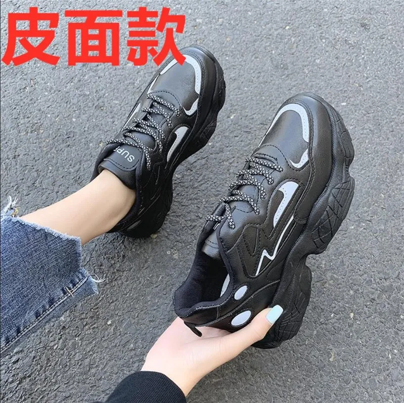 black PU Модные женские роскошные Светоотражающие кроссовки; Ulzzang обувь для папы; зимняя теплая обувь из плотного плюша и сетчатого материала на шнуровке; цвет черный, белый; обувь для теннисной корзины - Цвет: black PU