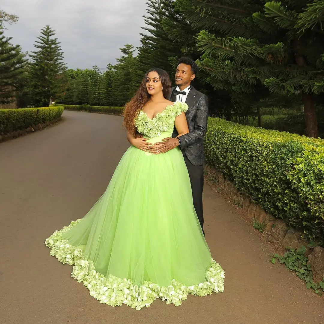 

Custom Made Tulle Women Dresses Off The Shoulder 3D Flowers Mesh Bridal Dress Pretty Floral Puff Prom Party Gowns