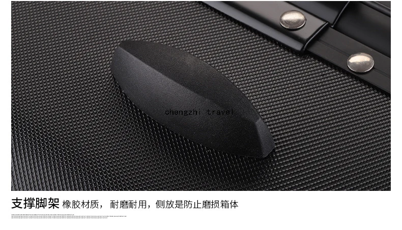 11035889408_1780604870