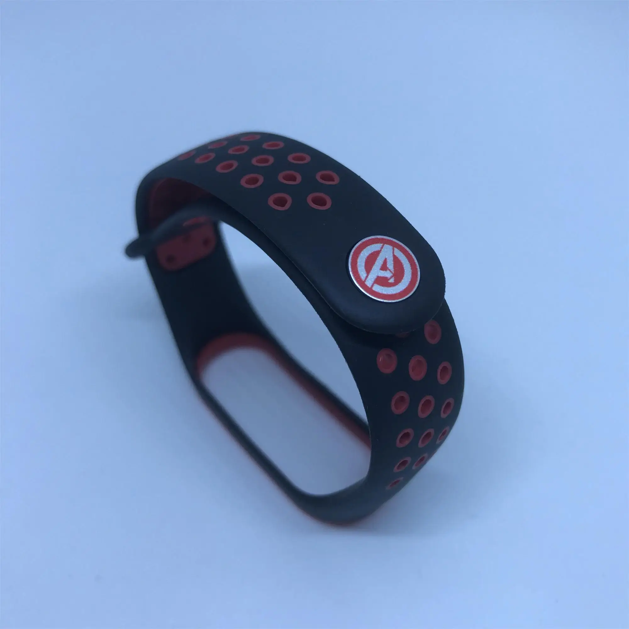 FIFATA NEW The Avengers Silicone Watch Strap For Xiaomi Mi Band 4 Xiaomi Mi Band 3 Smatr Watch Wristband Replace Accessories - Цвет: Black Red-A