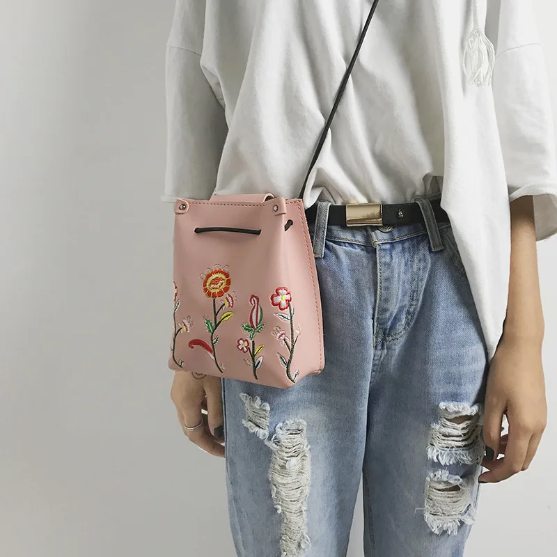 

Embroidered Bucket Bag Women's 2019 New Style Summer Bag Students Hipster Mini Mobile Phone Bag WOMEN'S Messenger Bag