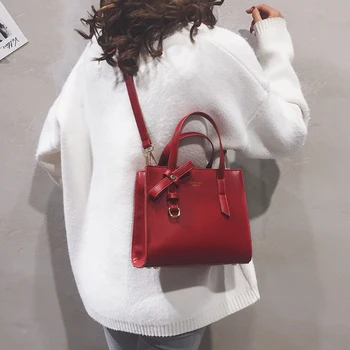 

Vintage Red Women Wedding Bag Ladies Classic Princess Totes Ladies Clutch Party Purse Patent Leather Handbags