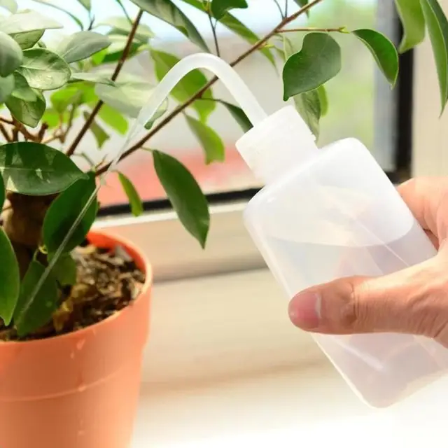 150 Ml/250 Ml Kerti Pozsgás Növények Növényi Cseppcsepp -Öntöző Palack Alkohol Vízforraló Bonsai Öntözési Doboz