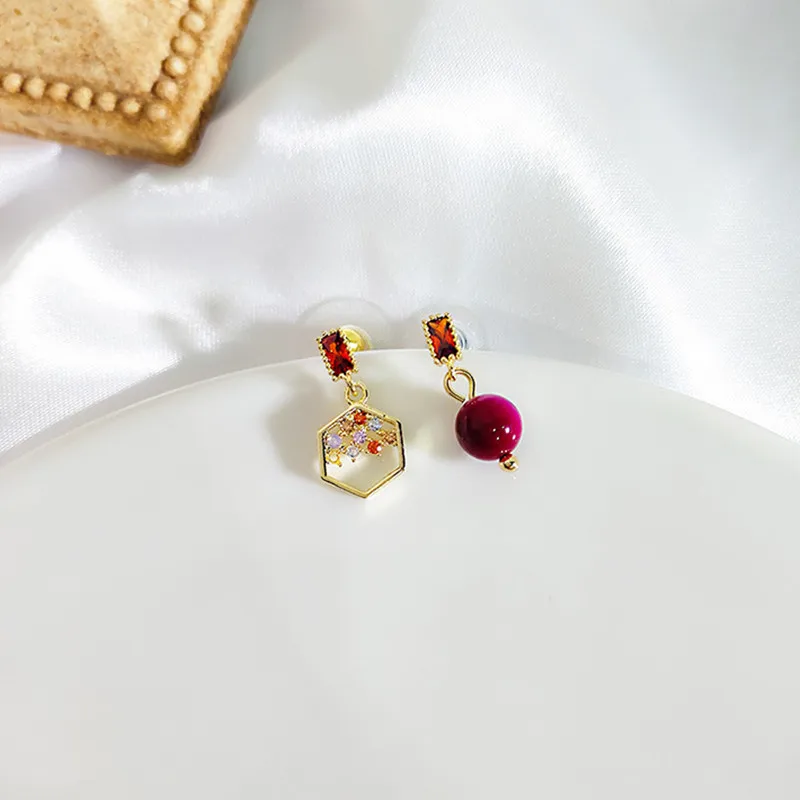 

Dominated contracted Asymmetric exquisite multicolor crystal temperament Joker fashion pearl Women Drop earrings 2019 new