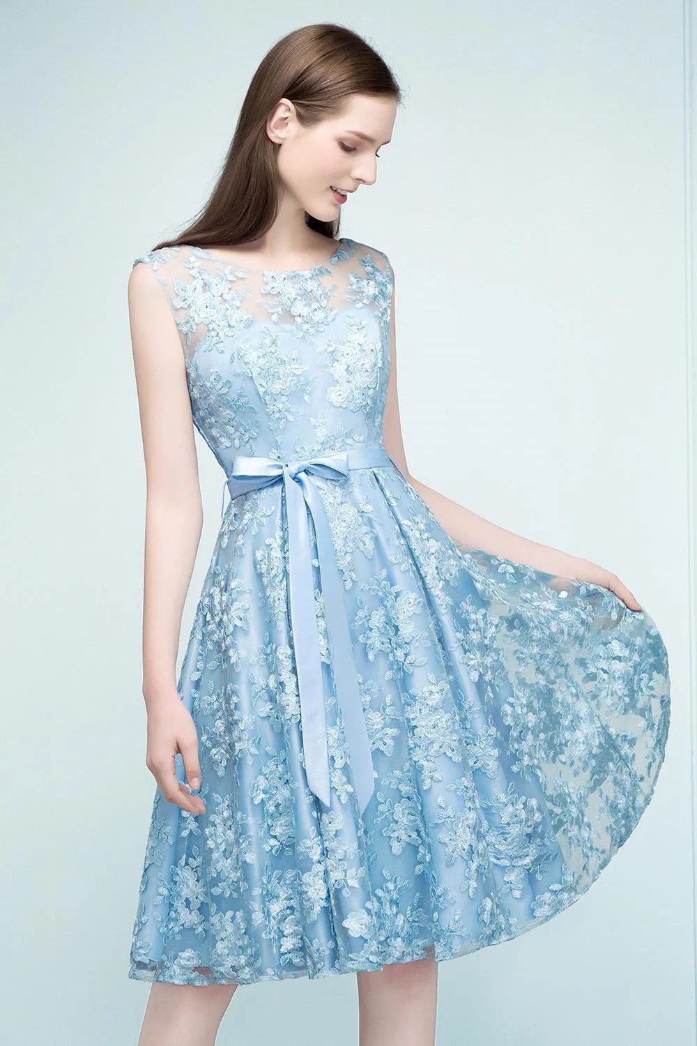 Sexy Illusion Lace Short Cocktail Dresses Sky Blue Backless Bowknot Party Dresses With Ribbon Sashes Robe De Cocktail