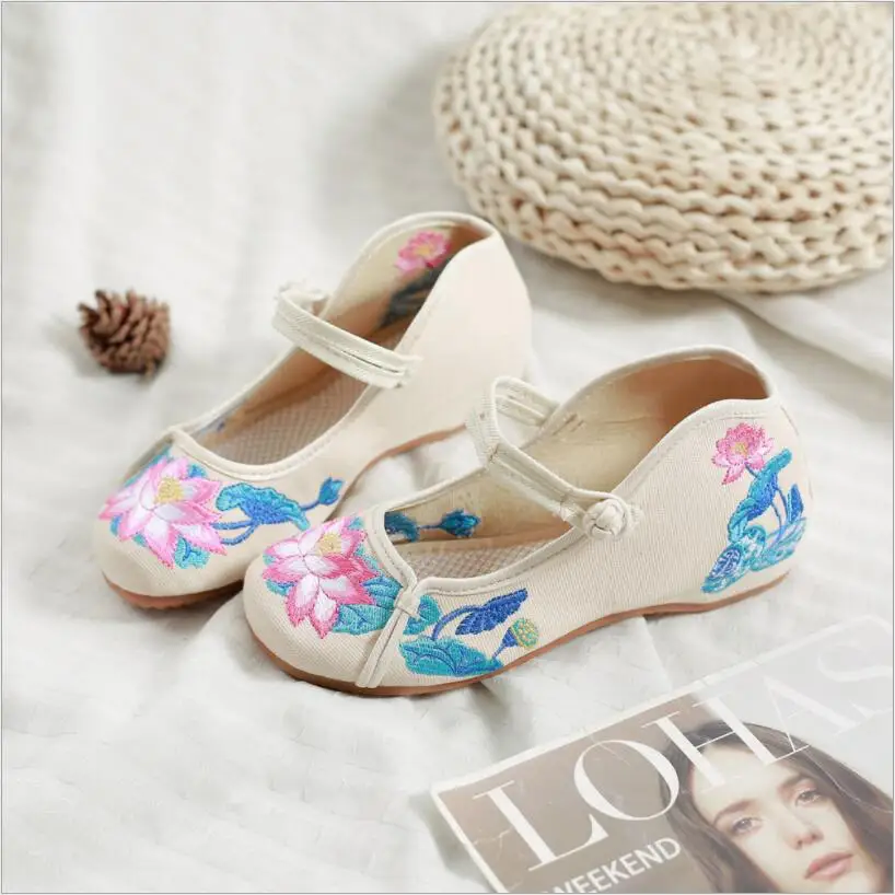 

Lotus pond moonlight lotus Pattern embroidery cloth shoes Traditional canvas shoes Temple nunnery women's single nun shoes