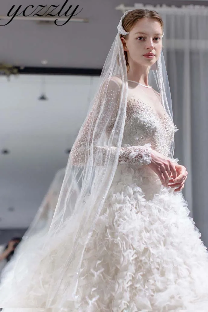 Trouwjurk Luxury Dubai Ball Gown Beaded Crystal Diamond Wedding Dress With Long Sleeves Plus Size Ruched Ruffle Bride Dress W190