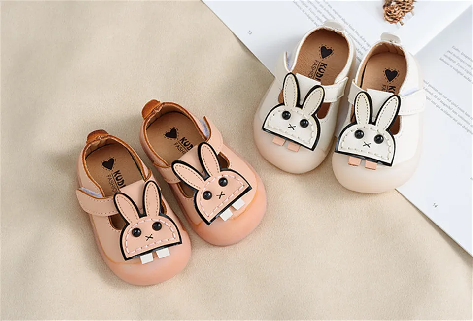 Spring and Autumn Baby Girls First Walkers Shallow Cartoon Baby First Walkers Soft Botton Leather Toddler Princess Shoes