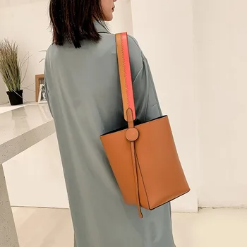 

Women's bag 2020 new wide shoulder strap bucket bag solid color soft leather shoulder bag bun mother bag casual tote bag