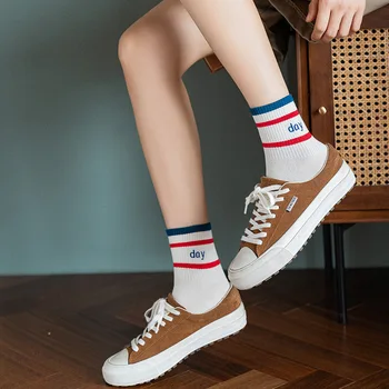 

Autumn Winter Men Women Socks Stitching Japanese The Day Letters Pile of Socks Cute College Style Wild Trend Tube Sockken Couple