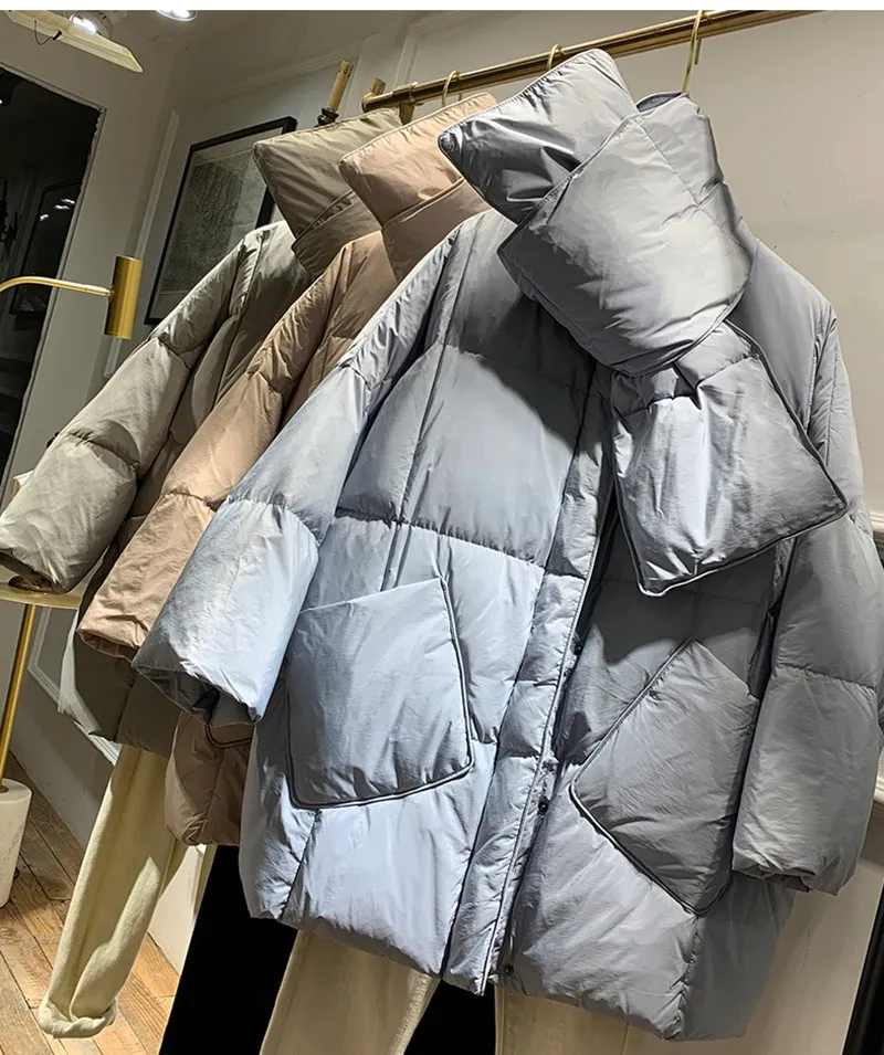 Женская зимняя куртка на 2020 белом утином пуху однотонная теплая пуховая с шарфом