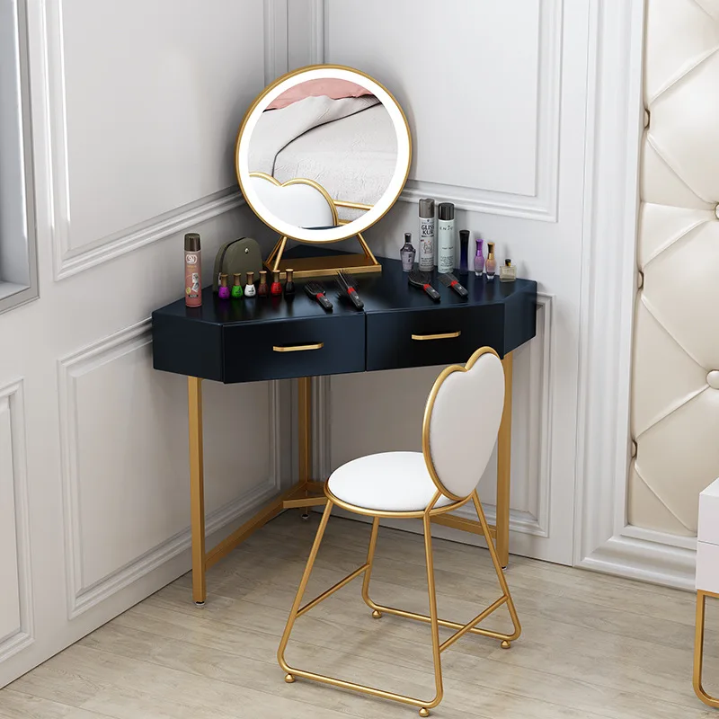 Северная Европа Красный Железный комод простой принцесса комната туалетный столик и стул сочетание спальни угловой треугольник туалетный столик