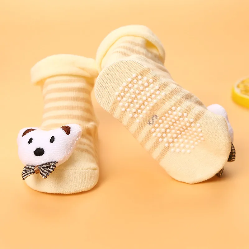Милые носки для малышей Резиновые Нескользящие носки-тапочки с героями мультфильмов для детей ясельного возраста; сезон осень-весна; модные носки с животными для новорожденных 0-6-12 месяцев - Цвет: YQ1116-12