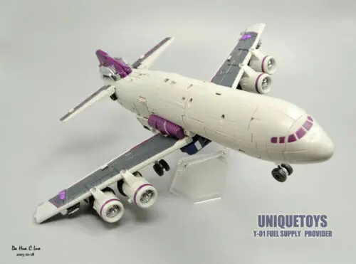 

Transformation Unique toys UT Y-01 Fuel Supply Provider G1 Octane in stock