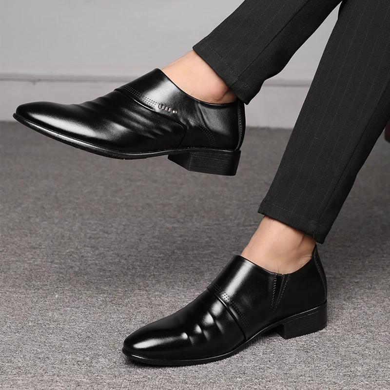Newest Business Men Oxfords Shoes Set of Feet Black Brown Male Office Wedding Pointed Men's Leather Shoes Men Wedding