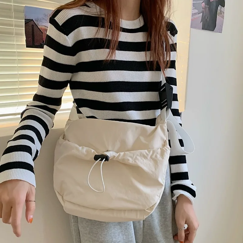 

Autumn and winter ladies hand bag 2020 new messenger bag drawstring compartment zipper bag single shoulder nylon hobo bag