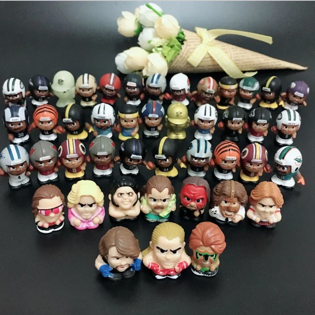 50pcs/lot Cute American Baseball Football Player Model Toy 2-3cm Kids Toy Model Figures Hobby Collectible Mix Random Sending 1