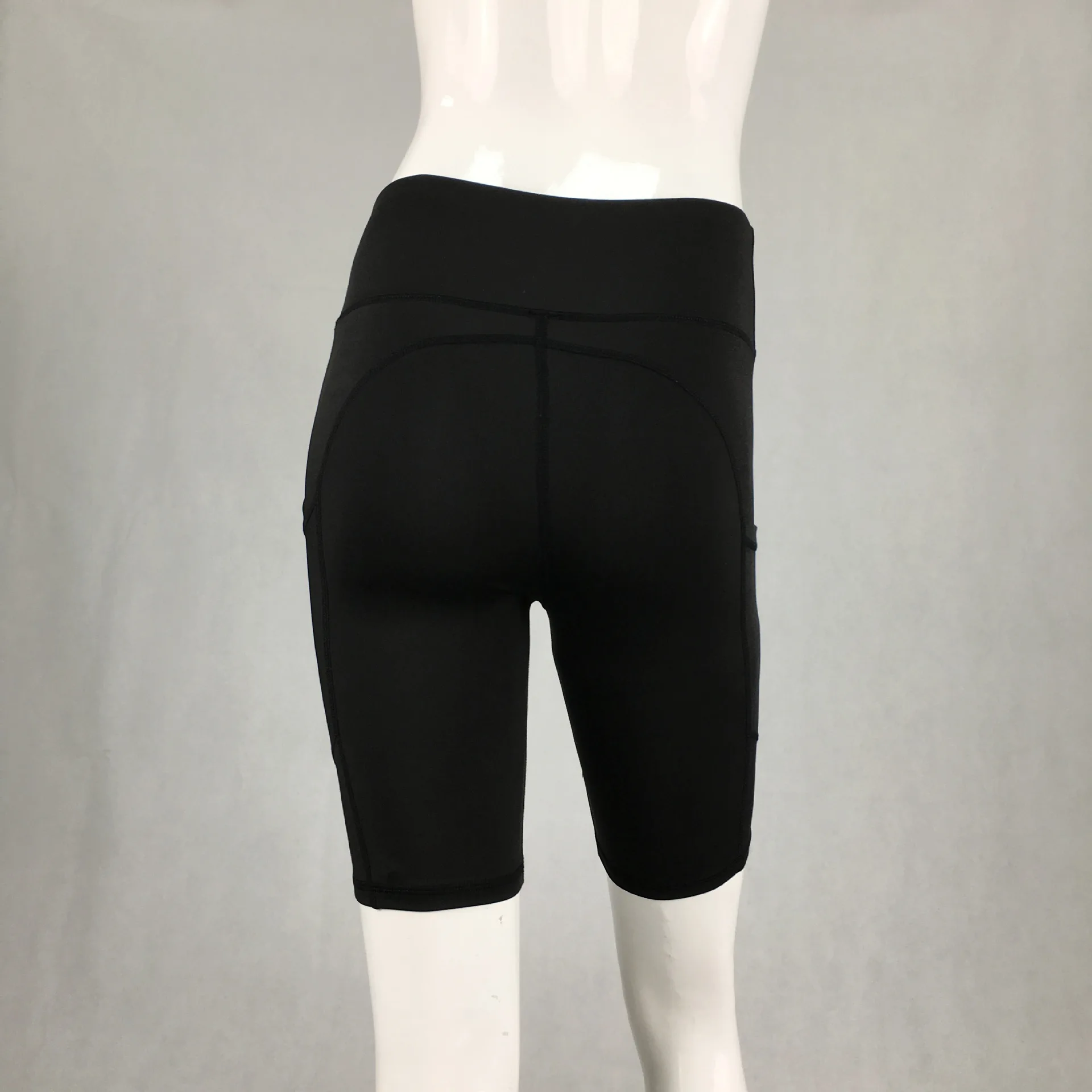 Hot Selling Spell Pocket Sports Shorts Tight Elasticity Black And White with Pattern Yoga Gym Shorts Women's