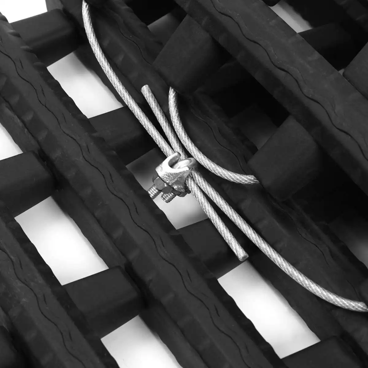 Traction Aid Tracks Car Anti-skid Off Portable Crawler-type Car Vehicle Tyre Grip Recovery Tracks Traction Mat Pad Sand Ladder