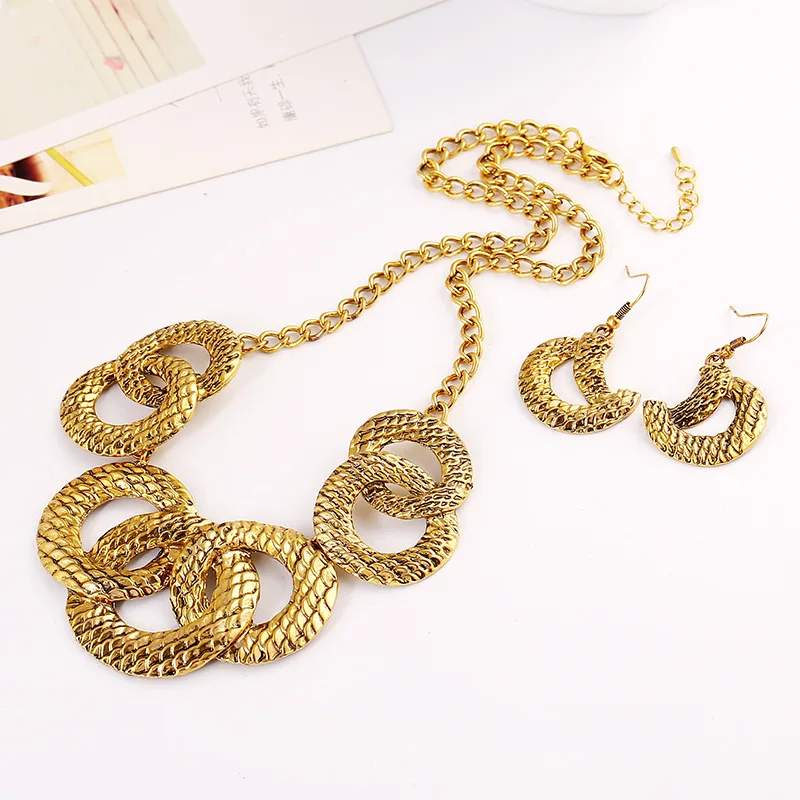 2614588272_1718038248