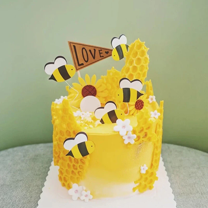 Disney Children's Birthday Cake Decorations Winnie the Pooh Piglet Pig Tigger Birthday Articles Home Decoration