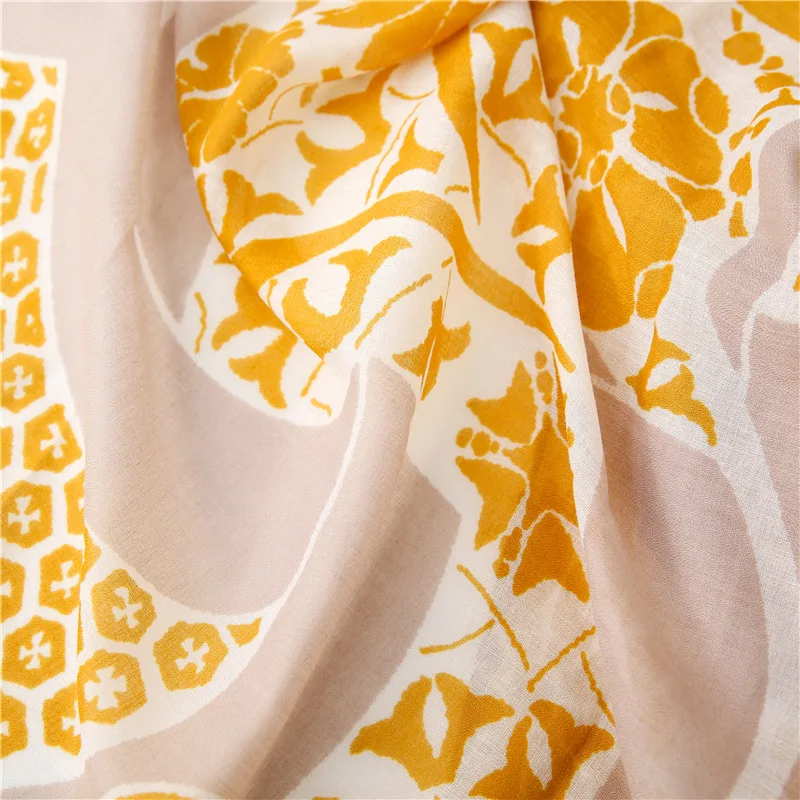 13422636485_906224695