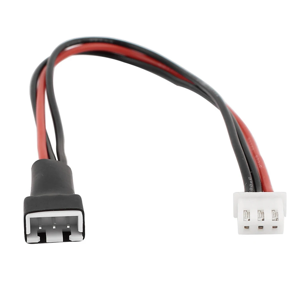 Câble d'extension de batterie LiPo RC JST-XH 2S-6S posé sur fond blanc, léger et compact