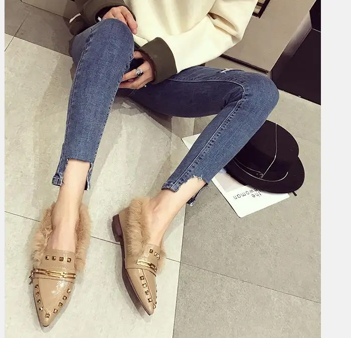 XGRAVITY Autumn Winter Fur Ladies Fashion Flat Shoes Rivets Design Women Warm SHoes Elegant Pointed Toe Lady Shoes Flats