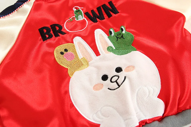 MAMA Bear/куртка с медведем для малышей; одинаковые комплекты для семьи; сезон осень-зима; куртка с вышитым кроликом; пальто для девочек; платье для мамы и дочки