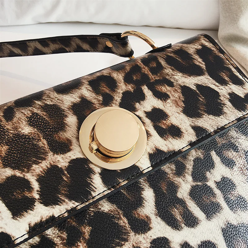 

Winter Classic Leopard Pattern Stereo Generous Bag Lock Shoulder Oblique WOMEN'S Bag