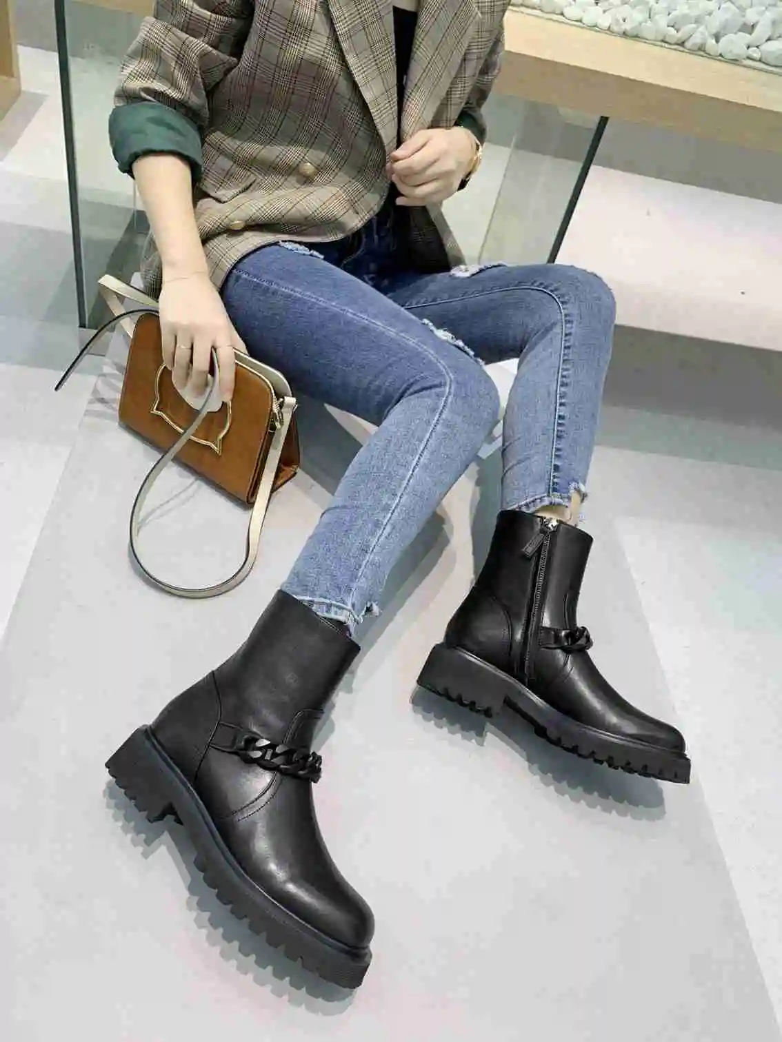 Ботильоны для женщин; scarpe donna; женская обувь с цепочкой; Цвет Черный; Zapatos De Mujer; низкий каблук; круглый носок; botas mujer; слипоны; женские ботинки