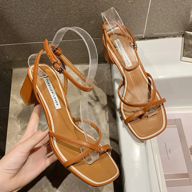 Женские сандалии на платформе и каблуке 6 см привлекательные низком блочном