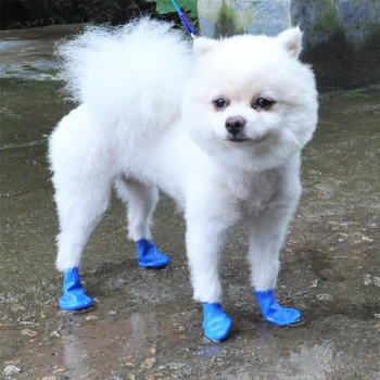 

4Pcs/Set Pet Dog Rain Shoes Dog Booties Rubber Portable Anti Slip Waterproof Dog Cat Rain Shoes Autumn And Winter S/L LB