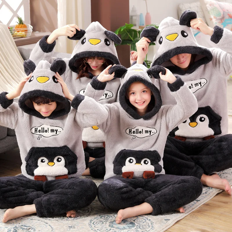 Зимний теплый Пижамный комплект для родителей и ребенка, детская Фланелевая пижама из кораллового флиса, утепленная Пижама с капюшоном и изображением панды, домашняя одежда для мужчин и женщин, Новинка - Цвет: Penguin baby