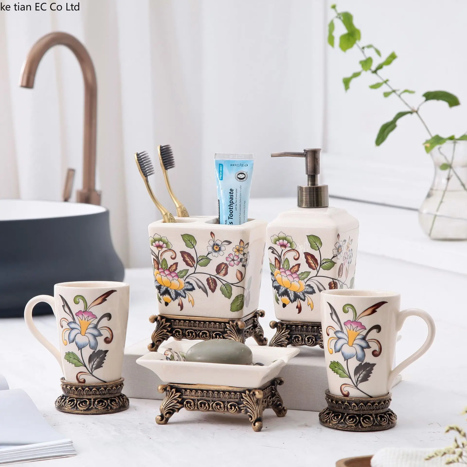 

American ceramic bathroom wash five-piece Creative ice crack ceramic bathroom toiletries set wedding gift