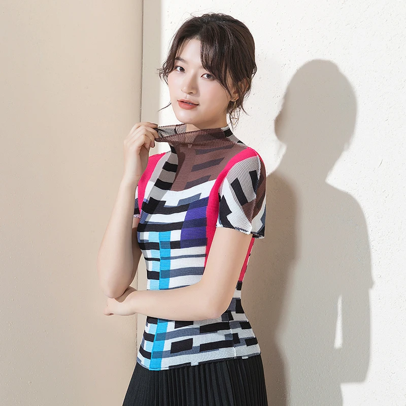 

2019 summer New pattern fold stripe High collar Tight fitting Ventilation Short sleeve personality T-shirt Women's T-shirt