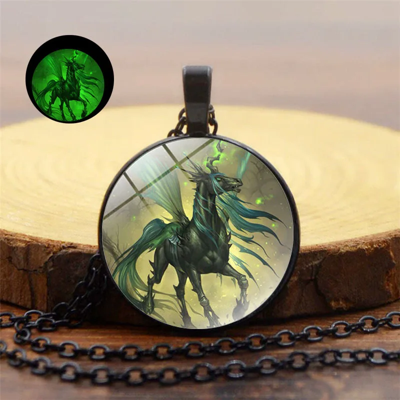 Простое модное ожерелье с подвеской в виде черной цепи со стеклянным куполом