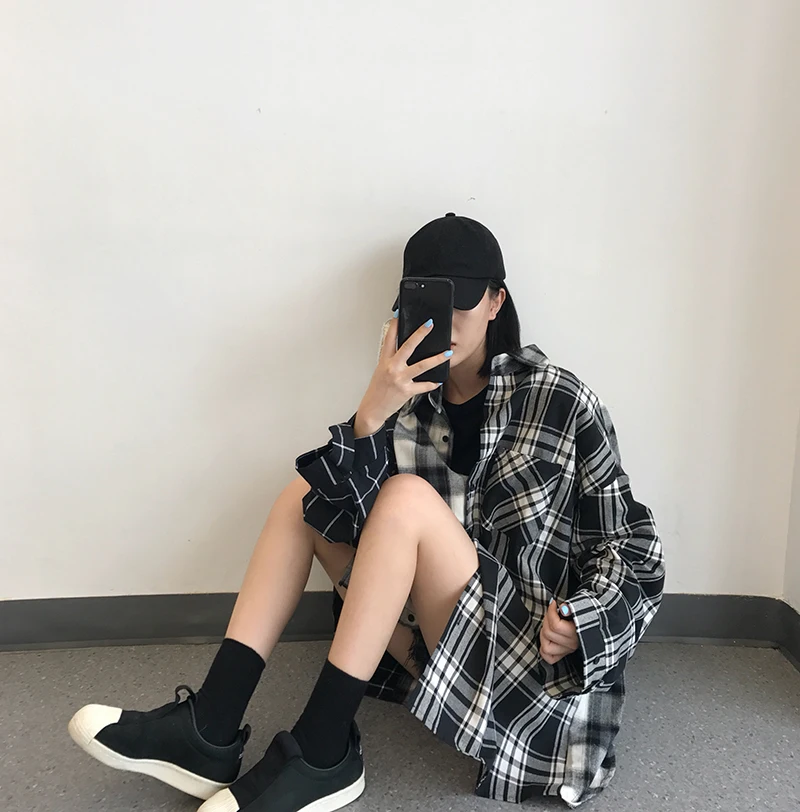 Qooth Women's Loose Plaid Blouse Spring Long Sleeve Student Check Blouses Casual Vintage Lady Tops Shirt Black Tops QH2220