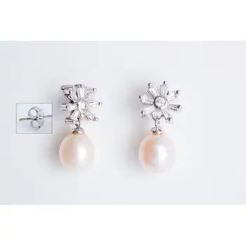 

Pendientes de plata con perlas cultivada de agua dulce, modelo DALIA