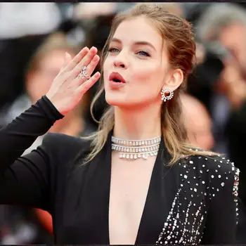 

LARRAURI Exquisite Gorgeous Luxury micro pave setting cubic zirconia Bridal Stud Earrings Wedding Jewelry Prom Party Jewelry