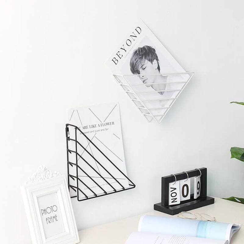 Strong-bearing Wall-mounted Triangle Wall Hanging Bookshelf Ornaments Display Decals Magazine Racks Book Storage Rack