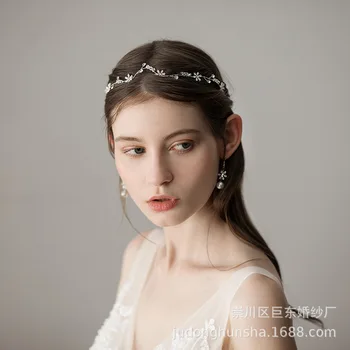 

New Handmade Bridal Headdress Fresh And Simple Snowflake Crystal Bridal Hair With Wedding Bridesmaid Dress Accessories