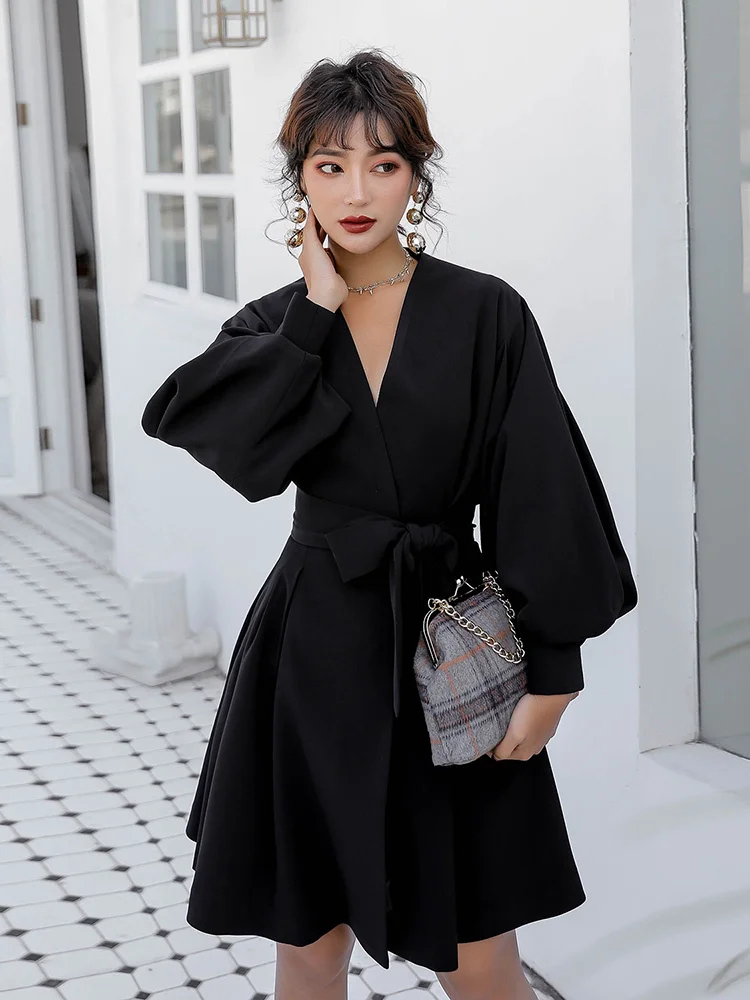 

Black coat women's 2021 new small foreign style slim short Korean spring temperament loose BF windbreaker women