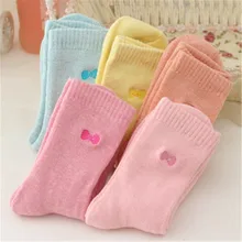 Милые носки с вышитыми бантами, кавайный конфетный цвет, шерстяные теплые носки, Осень-зима, мягкие теплые носки-трубы средней высоты